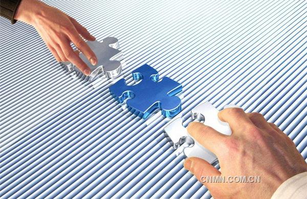 未來中國銅需求仍將在合理區(qū)間繼續(xù)保持一定速度的增長。新城鎮(zhèn)化建設(shè)、電網(wǎng)投資、新能源發(fā)電、新能源汽車等因素將在建筑、電力、交通等傳統(tǒng)領(lǐng)域拉動新一輪銅需求增長。此外，“中國制造2025”“國家大氣污染防治任務(wù)”等國家政策也利好用銅，而“銅網(wǎng)箱海水養(yǎng)殖”“空氣源熱泵”等新應(yīng)用領(lǐng)域則將為銅開辟新的市場和機(jī)遇。